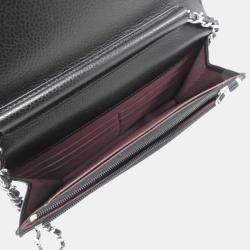 مملوكة مسبقًا Chanel Timeless Classic Chain Wallet