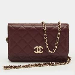 مملوكة مسبقًا Chanel CC Burgundy Quilted Caviar Leather Wallet On Chain