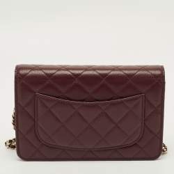 مملوكة مسبقًا Chanel CC Burgundy Quilted Caviar Leather Wallet On Chain