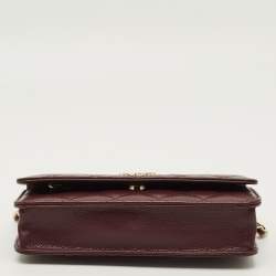 مملوكة مسبقًا Chanel CC Burgundy Quilted Caviar Leather Wallet On Chain