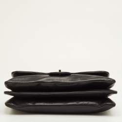 مملوكة مسبقًا حقيبة يد شانيل ماكسي كلاسيكي جلد مبطن حمراء 3