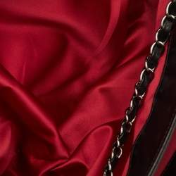 مملوكة مسبقًا حقيبة يد شانيل ماكسي كلاسيكي جلد مبطن حمراء 3