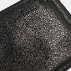 مملوكة مسبقًا حقيبة يد شانيل جلد عجل سوداء