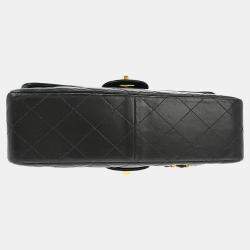 مملوكة مسبقًا حقيبة كتف شانيل جلد خروف أسود كلاسيكية بوجهين قابلة للطي