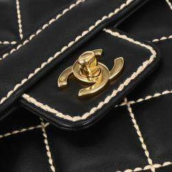 مملوكة مسبقًا حقيبة يد شانيل جلد عجل أسود بغرز برية