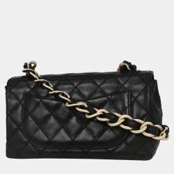 مملوكة مسبقًا Chanel Black Lambskin Shoulder Bag