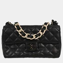 مملوكة مسبقًا Chanel Black Lambskin Shoulder Bag