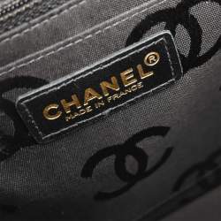 Pre Owned Chanel Black Patent Leather Choco Bar Single Flap Shoulder Bag