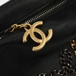 مملوكة مسبقًا Chanel Black Calfskin Signature 2way Handbag