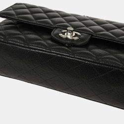 Pre Owned حقيبة شانيل جل د العجل كلاسيكية متوسطة مزدوجة الفتح باللون الأسود