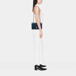 مملوكة مسبقًا حقيبة شانيل كلاسيكية كافيار مزدوجة قلاب حجم متوسط