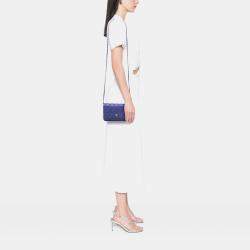 Pre Owned محفظة شانيل بلو سي سي مبطنة من جلد العجل فاخرة بسلسلة