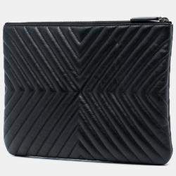 مملوكة مسبقًا Chanel Black Medium Diagonal Chevron Calfskin Tassel O Case Clutch