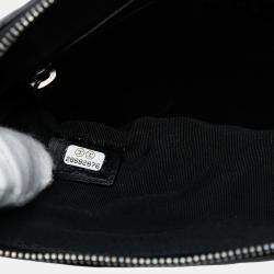 مملوكة مسبقًا Chanel Black Medium Diagonal Chevron Calfskin Tassel O Case Clutch