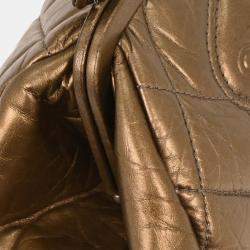 مملوكة مسبقًا Chanel Gold Calfskin Handbag