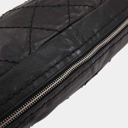 مملوكة مسبقًا حقيبة شانيل جلد عجل أسود بتطريز جامح