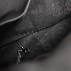 مملوكة مسبقًا حقيبة شانيل جلد عجل أسود بتطريز جامح