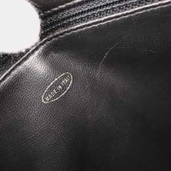 مملوكة مسبقًا حقيبة كتف شانييل قماش مخملي أسود