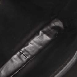 مملوكة مسبقًا حقيبة كتف شانييل قماش مخملي أسود