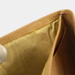 مملوكة مسبقًا محفظة شانيل ثلاثية الطي جلد عجل بيج