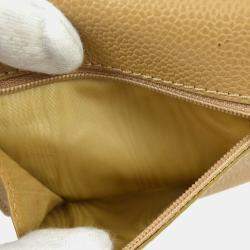 مملوكة مسبقًا محفظة شانيل ثلاثية الطي جلد عجل بيج