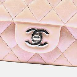 Pre Owned حقيبة شانيل صغيرة وردية مستطيلة كلاسيكية لامعة من جلد الحمل ذات طية واحدة