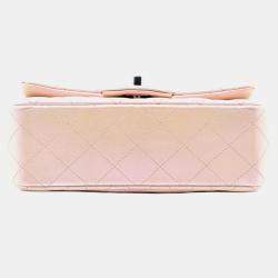 Pre Owned حقيبة شانيل صغيرة وردية مستطيلة كلاسيكية لامعة من جلد الحمل ذات طية واحدة