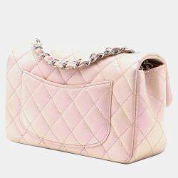 Pre Owned حقيبة شانيل صغيرة وردية مستطيلة كلاسيكية لامعة من جلد الحمل ذات طية واحدة