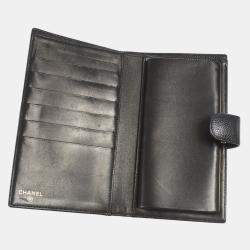 Pre Owned محفظة شانييل طويلة مطوية من الجلد الأسود