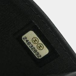 مملوكة مسبقًا Chanel Black Calfskin Cardholder Small