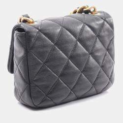 مملوكة مسبقًا حقيبة كتف شانيل ماتلاسيه جلد الخروف أسود