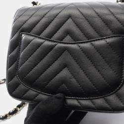 Pre Owned Chanel Chevron V-Stitch Black Lambskin Leather Shoulder Bag