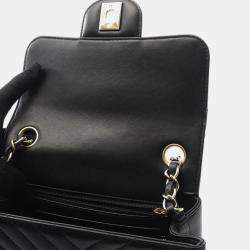 Pre Owned Chanel Chevron V-Stitch Black Lambskin Leather Shoulder Bag
