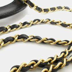 Pre Owned حقيبة كلاتش شانيل سلسلة جلد عجل سوداء