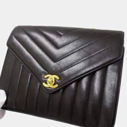 مملوكة مسبقًا Chanel Shoulder Bag V-Stitched Lambskin Black With Gold Hardware And Double Chain