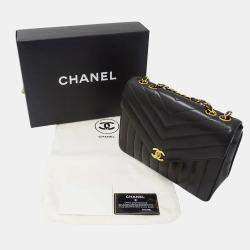 مملوكة مسبقًا Chanel Shoulder Bag V-Stitched Lambskin Black With Gold Hardware And Double Chain