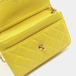 Pre Owned حقيبة كتف شانيل ماتيلسي جلد ناعم أصفر