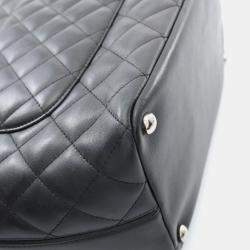 Pre Owned حقيبة يد توت شانيل كامبون متوسطة جلد سوداء وبيضاء