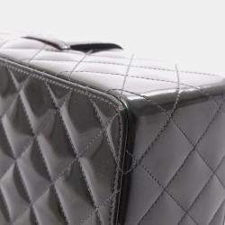 Pre Owned Chanel Matelasse Handbag In Patent Leather Green