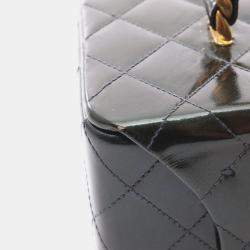 Pre Owned Chanel Matelasse Handbag In Patent Leather Green