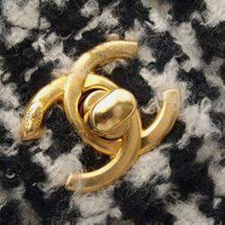 Pre Owned حقيبة شانيل رفرف فردي مربعة صغيرة نمط نجمة من قماش تويد مبطن باللونين الأسود والأبيض