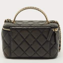 مملوكة مسبقًا حقيبة ماكياج شانيل جلد كافيار وردي مبطن بسلسلة