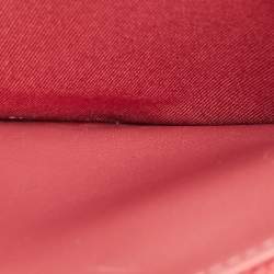 مملوكة مسبقًا محفظة بسلسلة شانيل تريندي سي سي جلد وردي مبطن