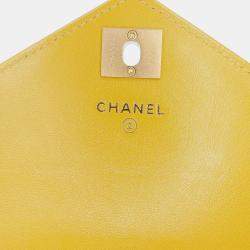 Pre Owned حقيبة شانيل جلد خروف بشرائط متعاكسة صفراء صغيرة