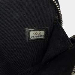 مملوكة مسبقًا Chanel Black Bull Leather Studded Zip Wallet