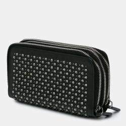 مملوكة مسبقًا Chanel Black Bull Leather Studded Zip Wallet