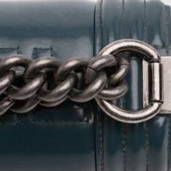 Pre Owned حقيبة شانيل بوي قلاب جلد عجل مزجج متوسط قديم أزرق