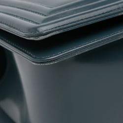 Pre Owned حقيبة شانيل بوي قلاب جلد عجل مزجج متوسط قديم أزرق