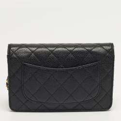  مملوكة مسبقًا Chanel CC Black Caviar Quilted Leather Wallet On Chain