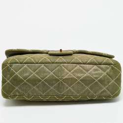 مملوكة مسبقًا حقيبة بقلاب شانيل ريشيو 2.55 227 قماش دِنم متلألئ أخضر/ذهبي مبطن